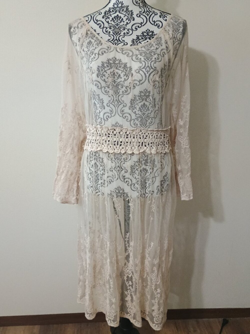Cream Colored Lace & Mesh Overlay XLarge